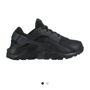Black Huaraches size 8c in Toddlers